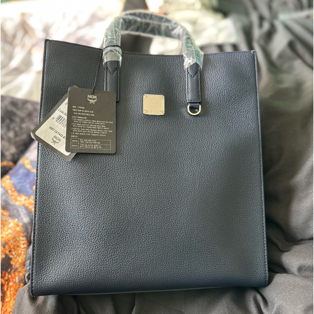 MCM TOTE